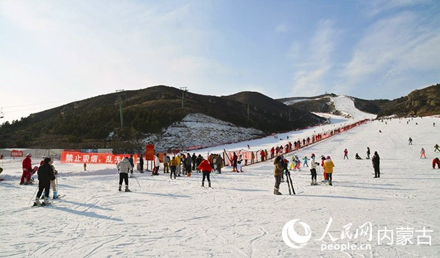 呼和浩特太偉滑雪場。呼和浩特市文化旅游廣電局供圖